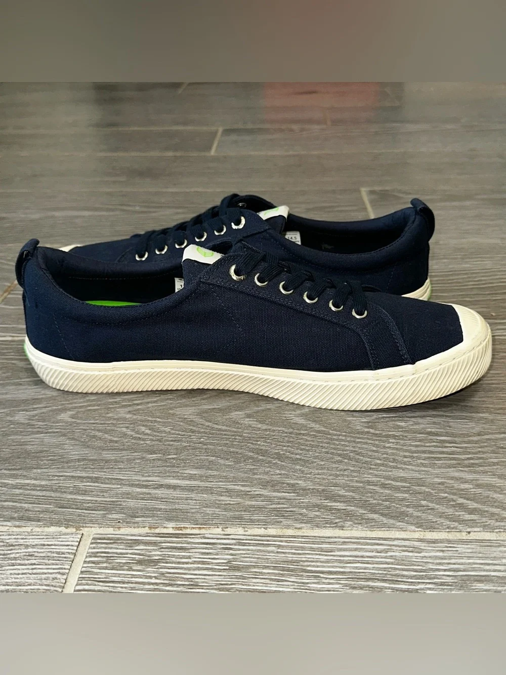 Cariuma OCA Athletic Shoes Men’s 13 Navy Canvas Lace Up Casual Low Top Sneakers